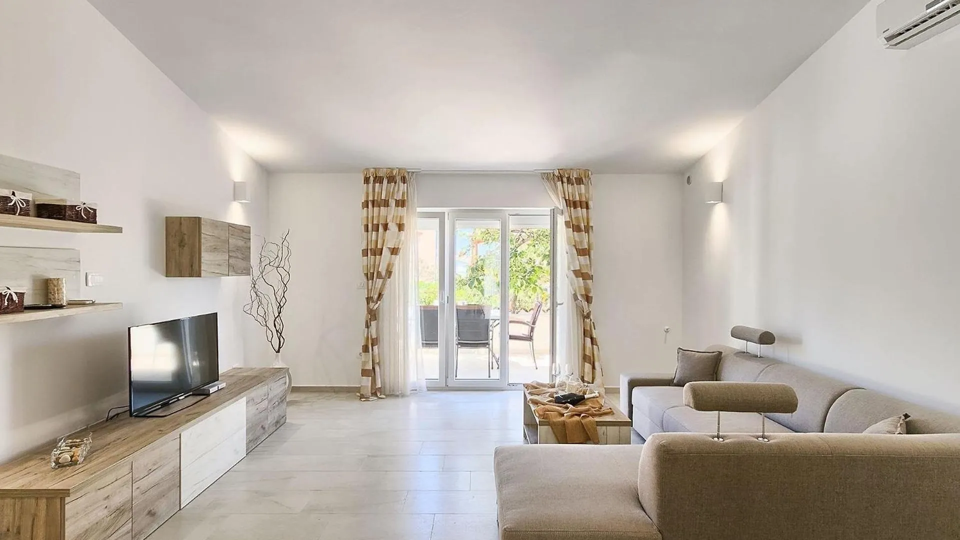 Holiday home Ferienhaus Mit Privatpool Fuer 7 Personen Ca 110 Qm In Banjole, Istrien Istrische Riviera